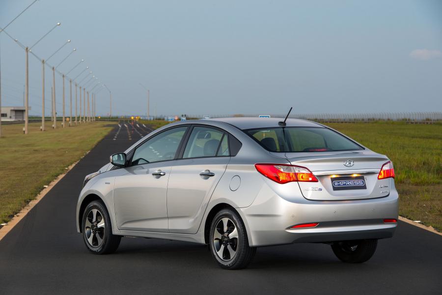  Hyundai HB20S Impress 2015 года  (фото 12 из 13)